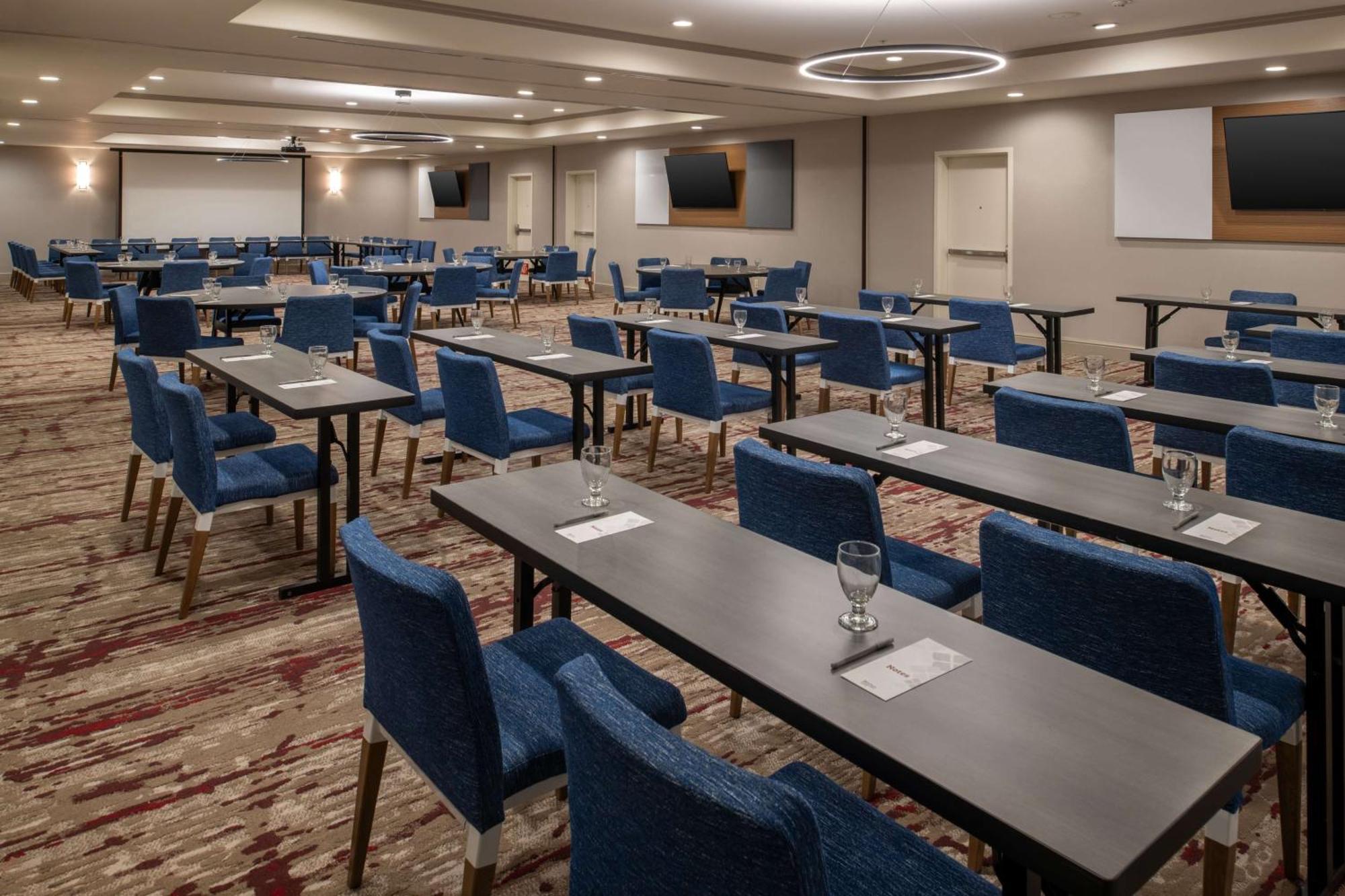Hilton Garden Inn Fontana Exterior foto