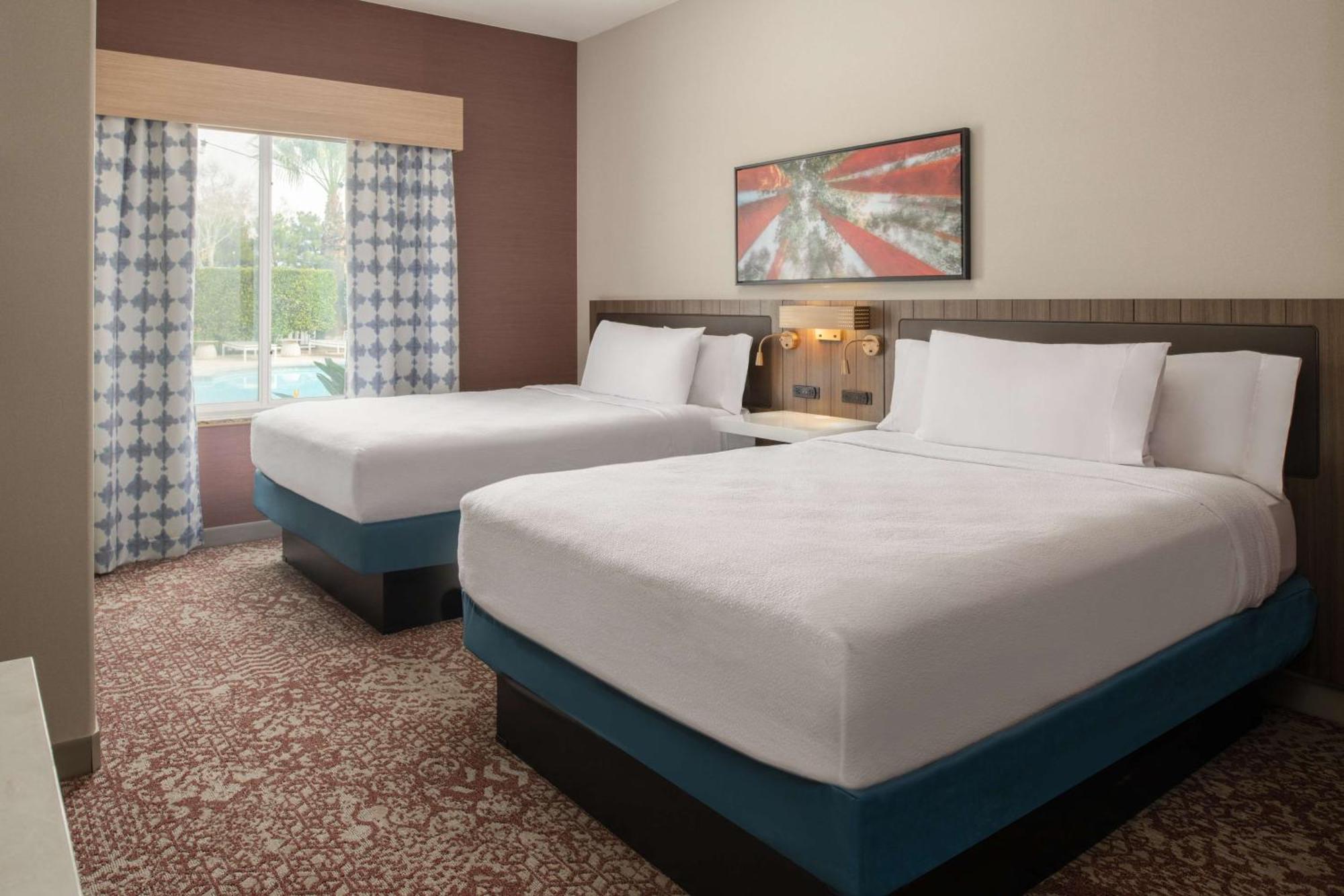Hilton Garden Inn Fontana Exterior foto