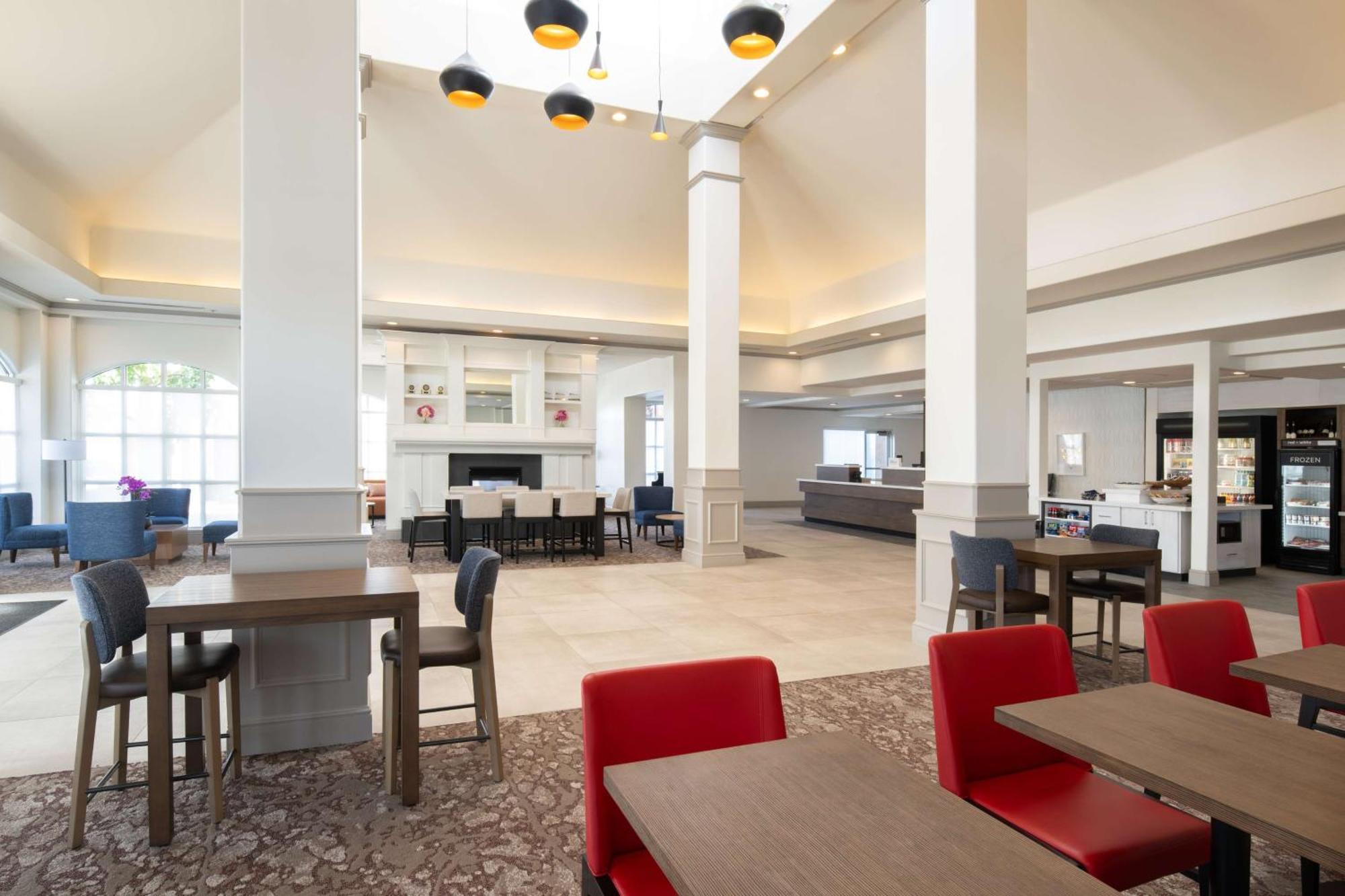 Hilton Garden Inn Fontana Exterior foto