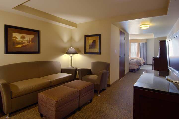 Hilton Garden Inn Fontana Exterior foto
